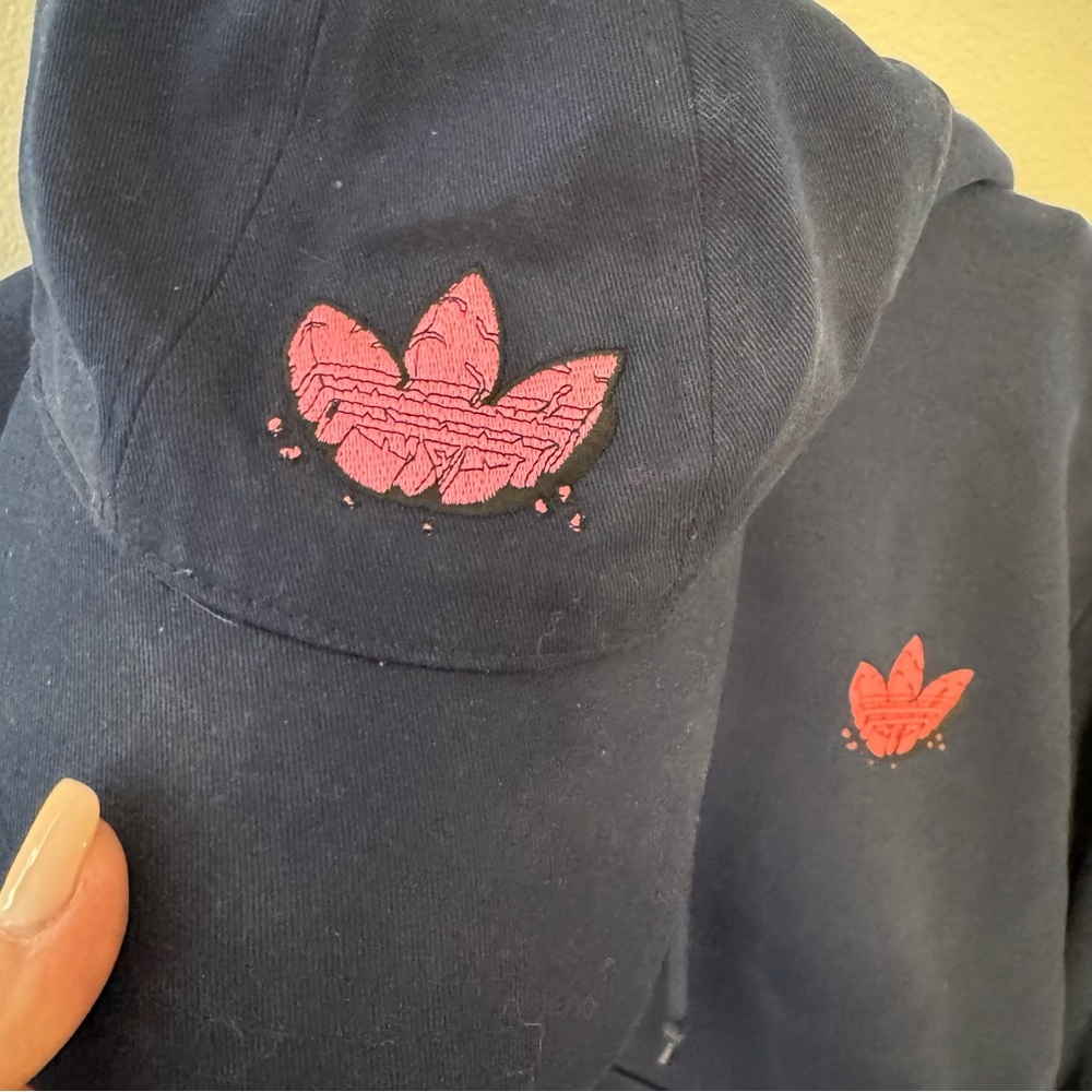 adidas originals 🦕🦖 Dino Sweater & Hat Set - Picture 4 of 8